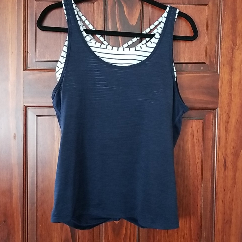 Athleta tank top with built in bra